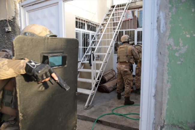 Şanlıurfa merkezli 4 ilde uyuşturucu operasyonu: 13 gözaltı